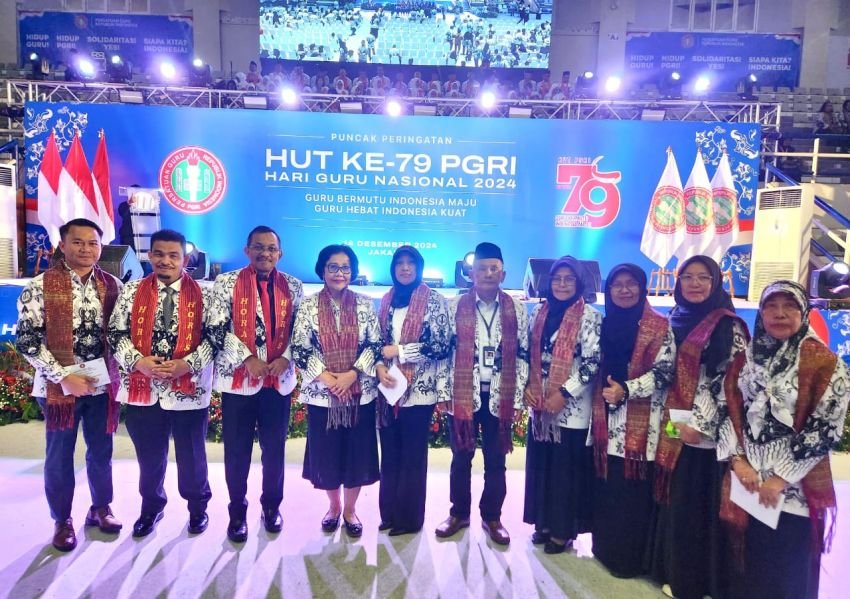 Pengurus PGRI Sumut Hadiri Puncak Peringatan HUT ke-79 PGRI dan HGN 2024.