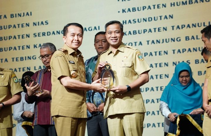 Pemko Tebingtinggi Raih Penghargaan Informatif