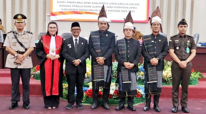 Pimpinan DPRD Kabupaten Simalungun Periode 2024-2029 Ucapkan Sumpah/Janji