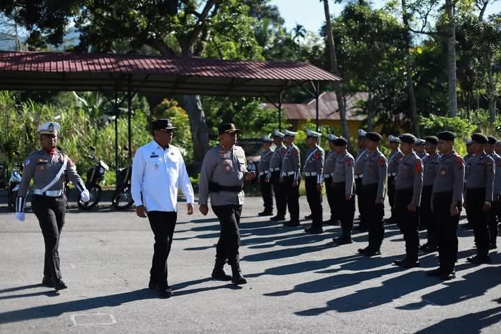 Bupati Madina Pimpin Apel Gelar Pasukan Operasi Lilin Toba 2024,Sukhairi Nasution : Jalankan tugas dengan Penuh semangat dan Tanggung jawab