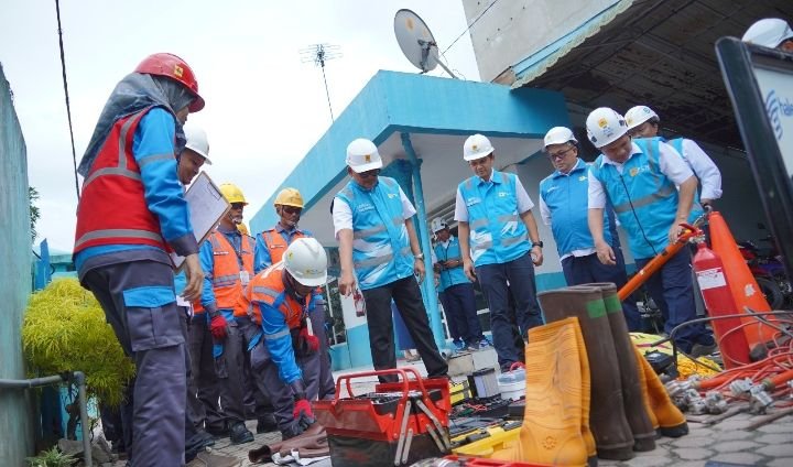 Pastikan Kesiapan Personil Jelang Nataru, GM PLN UID Sumut Kunjungi UP3 Lubuk Pakam
