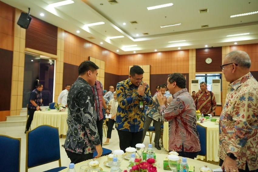 Terima LHP Kepatuhan Pengadaan Barang & Jasa TA 2024, Bobby Nasution: Semoga Pengelolaan Keuangan Semakin Baik