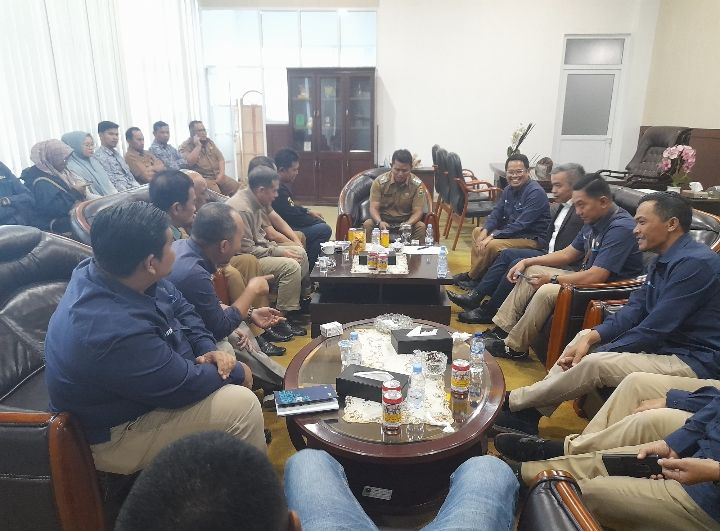 Langsung Eksekusi, Program Pemasangan Tiang Listrik Dimulai Januari