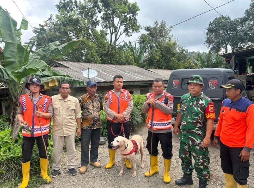 K9 Polda Sumut Berhasil Temukan Dua Korban Longsor di Desa Martelu