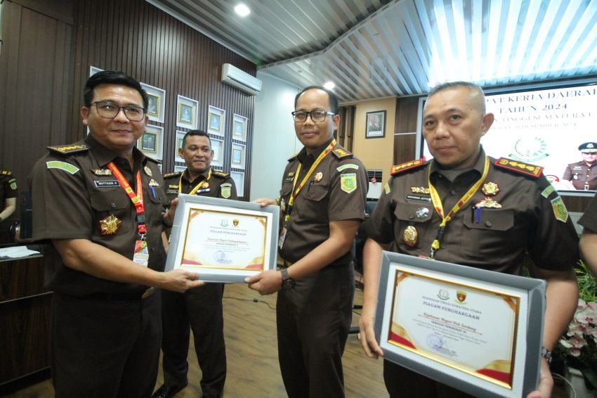 Kejari Padangsidimpuan Raih Penghargaan Bergengsi dalam Penanganan Tindak Pidana Khusus