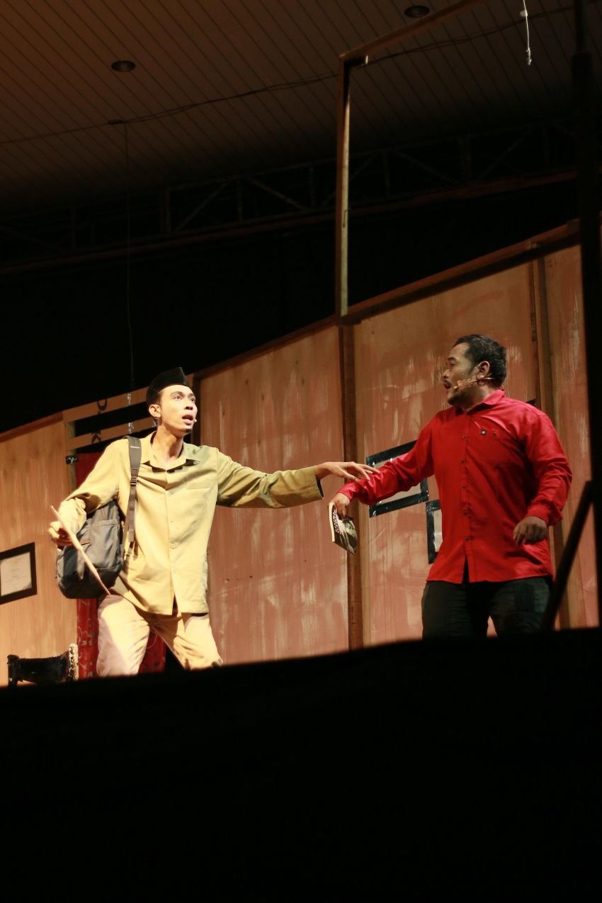 Medan Teater Pentaskan "Orang Orang Setia"
