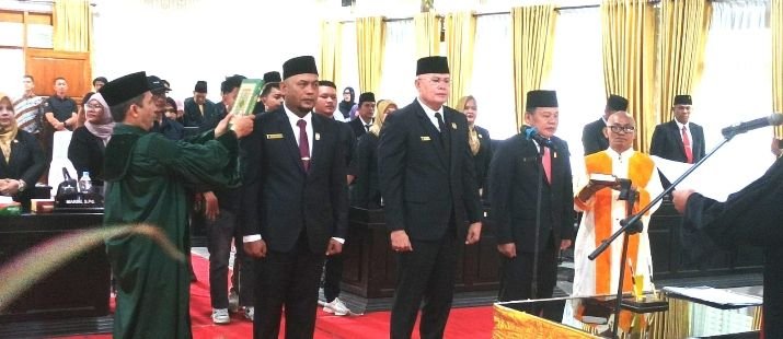 Ketua PN Lantik 3 Pimpinan DPRD T. Tinggi Priode 2024-2029