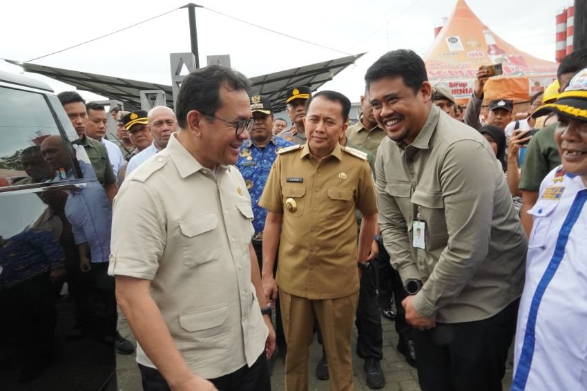 Bersama Mendag, Bobby Nasution Pantau Gerakan Pangan Murah di Medan Marelan