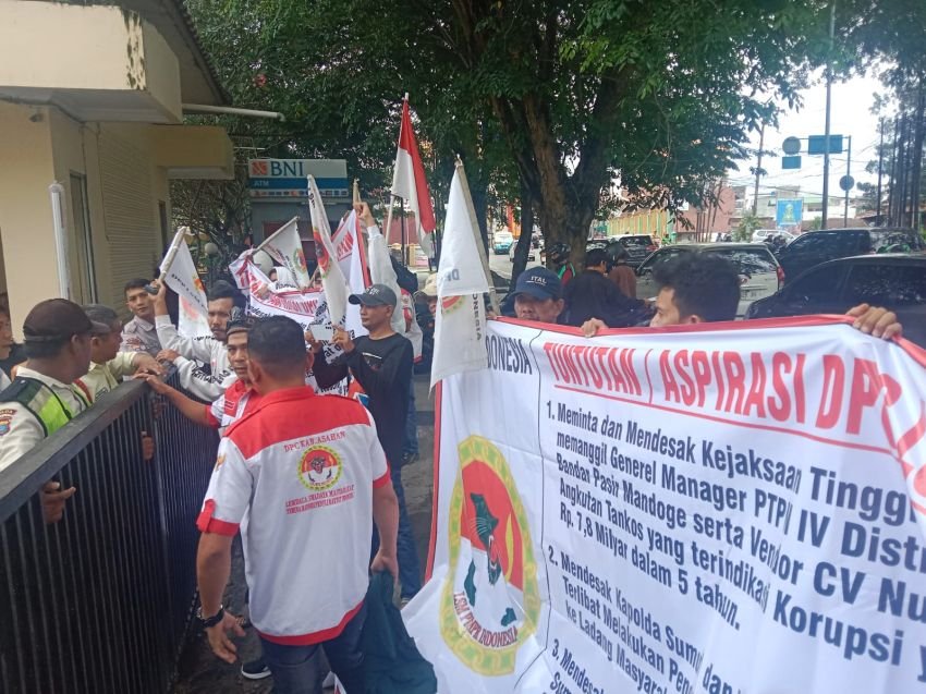 LSM PMPRI Asahan "Geruduk" Kantor PTPN I Regional II Medan