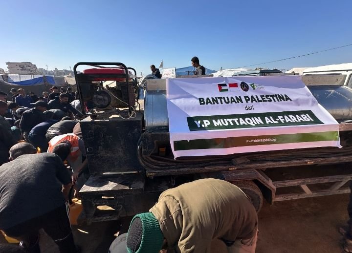 Lewat DD Waspada, YP Muttaqin Al-Farabi Salurkan Bantuan Air Bersih Untuk Pengungsi di Kamp Al Turaini Gaza