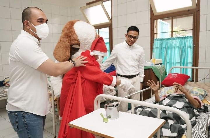 Swiss-Belresort Dago Heritage dan Zest Sukajadi Bandung Mengisi Panti Jompo dengan Kebahagiaan
