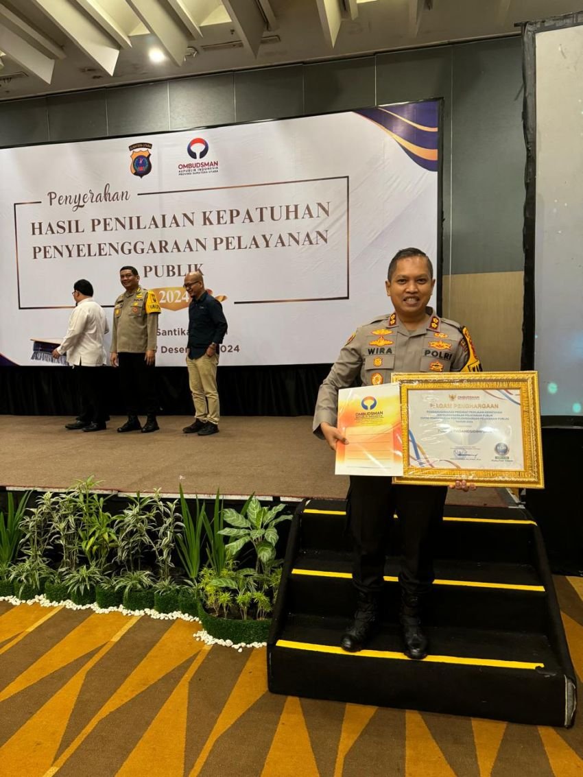 Kapolres Padangsidimpuan AKBP Dr Wira Prayatna Terima Penghargaan dari Ombudsman RI