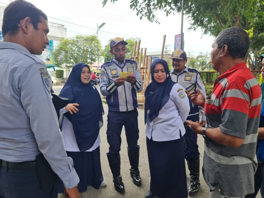 Plt.Kadishub Kota Lhokseumawe : Kutipan Parkir di ATM taman Riadhah itu Ilegal