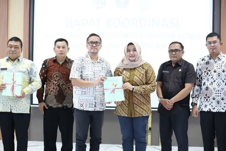 154 Sertifikat di Terima Pemkab Madina, Wabup Atika Nasution : Terima Kasih atas Terjalinnya Kerjasama yang Baik