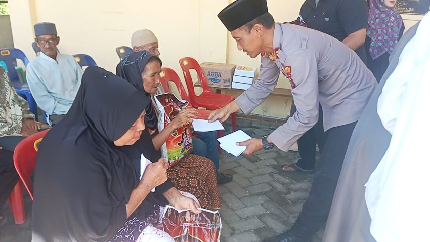Polsek Pantai Labu Berbagi Berkah Kebaikan Bersama Puluhan Anak Yatim dan Kaum Dhuafa