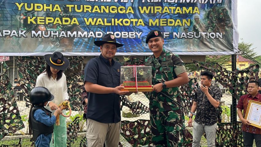 Walikota Medan Terima Brevet Berkuda, Resmi Jadi Warga Kehormatan Kavaleri