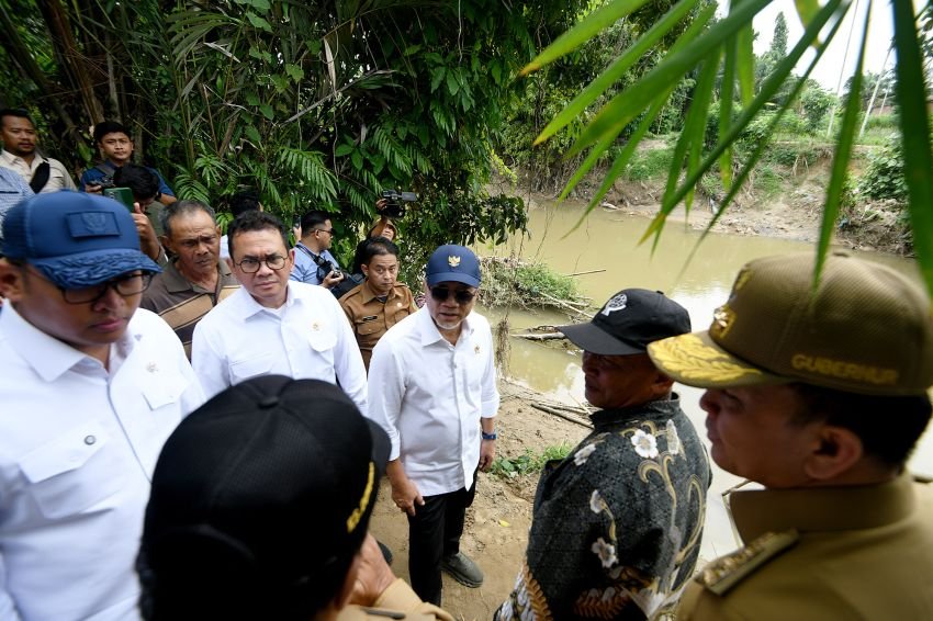 Menko Pangan bersama Pj Gubernur Sumut Tinjau Pompa Air Irigasi di Deliserdang, Harapkan Hasil Panen Padi Meningkat
