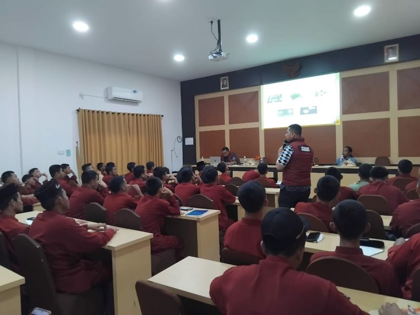 Ditresnarkoba Polda Kepri Bersama JMSI Sampaikan Pengetahuan Terkait Bahaya Narkoba di Lingkungan Pelajar SMKN 3 Batam