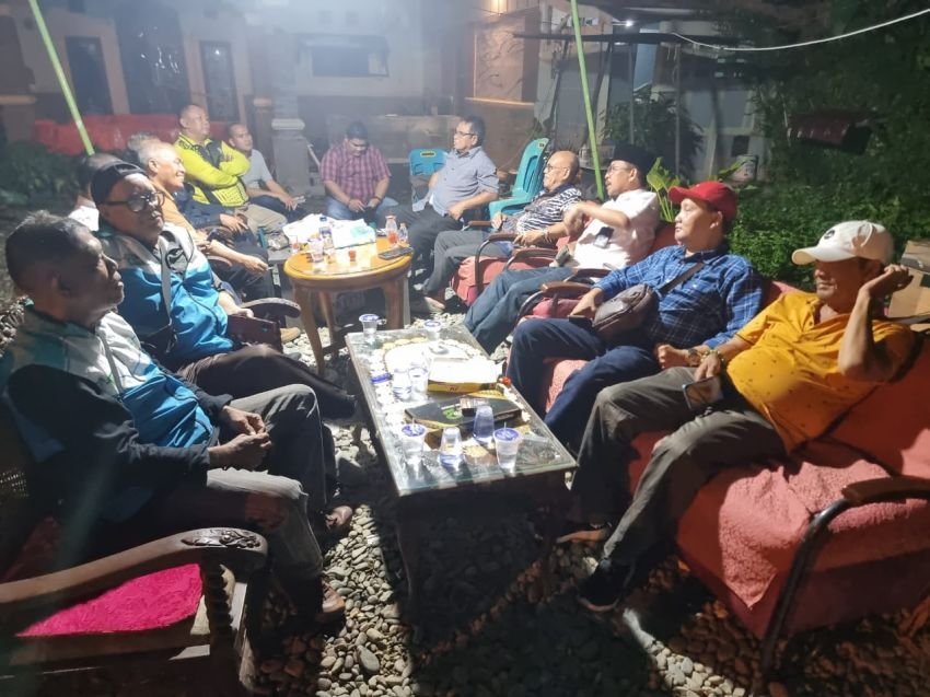 Kadis Kominfo Sumut Bersama Media Kunjungi Rumah Mantan Kadiskanla yang Terbakar, Ilyas S Sitorus: Semoga Sabar dan Tabah Menghadapi Cobaan