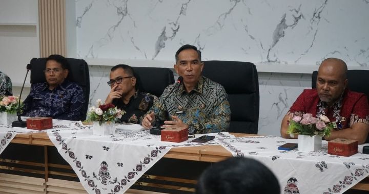 Sekda Medison Pimpin Rapat Koordinasi Pemerintah Kabupaten Solok