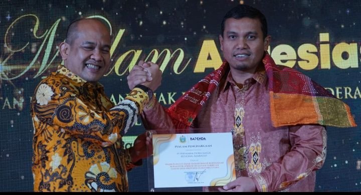 Pertamina Patra Niaga Sumbagut Raih Penghargaan WAPU PBBKB Terbesar di 5 Provinsi