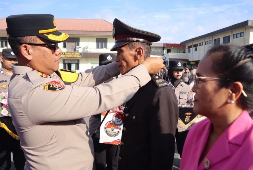 132 Personel Polrestabes Medan Naik Pangkat
