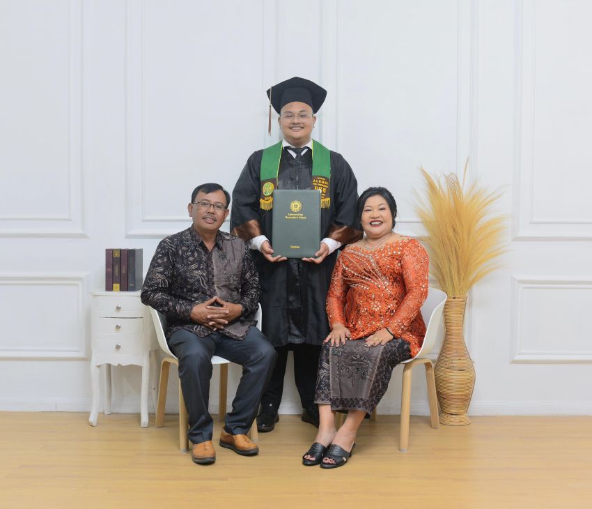 Wisuda Josh Maja Dolvan Nainggolan, SP, di USU: Persembahan untuk Keluarga dan Dukungan Pendidikan Tinggi