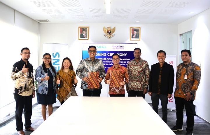 Smartfren for Business & Siemens Jalin Kemitraan Strategis untuk Kembangkan Solusi Smart Manufacturing