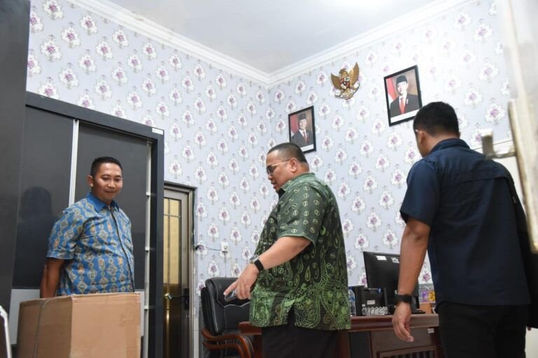 Tinjau Kondisi Kantor, Bagja Tekankan Pentingnya Sarana dan Prasarana Guna Menunjang Tugas Pengawas Pemilu