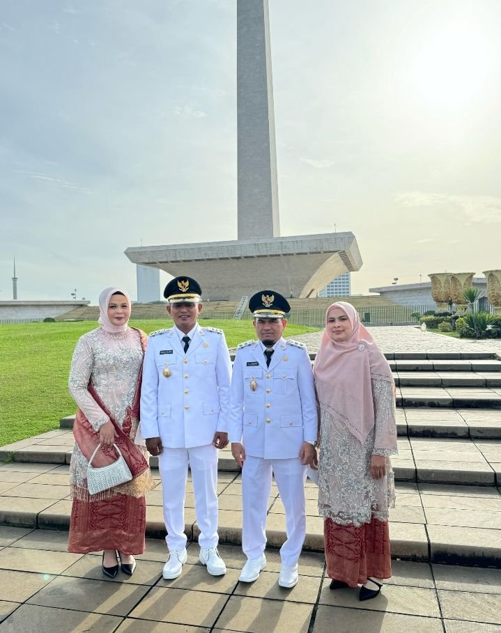 Pertama Dalam Sejarah, Bupati Dan Wakil Bupati Solok Dilantik Oleh Presiden RI di Istana Negara Jakarta