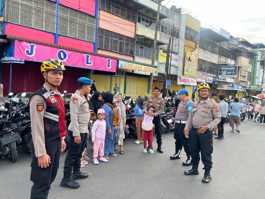 Polres Padangsidimpuan Bersama Bhayangkari Sosialisasi Penerimaan Murid Baru TK Kemala Bhayangkari 13 di Car Free Day