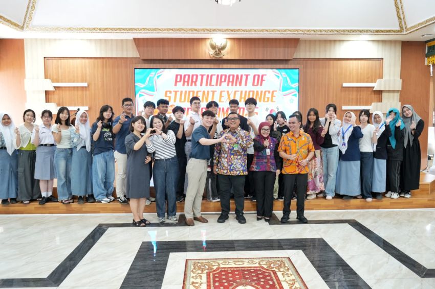 Jamu Makan Siang Pelajar Dari Gwangju, Pj Sekda Kota Medan Harap Dapat Menikmati Kota Medan Bersama Keluarga Baru