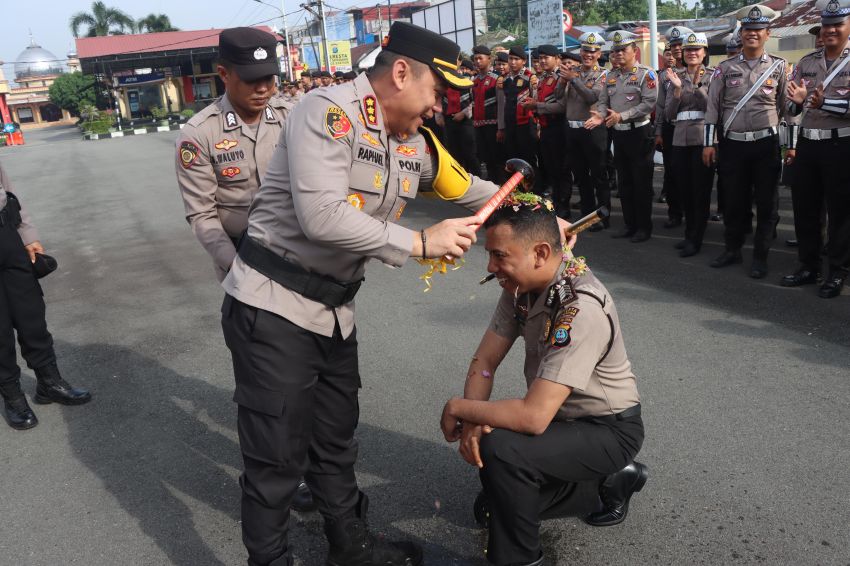 Kapolresta Deli Serdang Pimpin Upacara Kenaikan Pangkat Luar Biasa