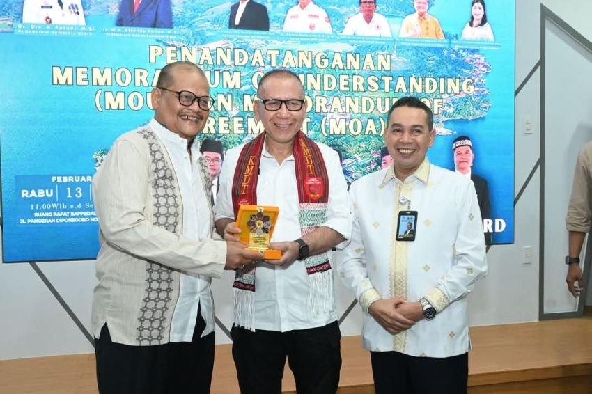Rektor UNPAB Teken MoU dengan Toba Caldera UNESCO Global Geopark dan KMDT untuk Penguatan Sinergi Edukasi dan Pengelolaan Geopark