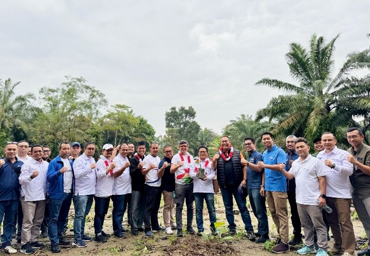 Bank Sumut Gelar Gerakan Tanam Aren 2.500 Bibit Pohon di Pesantren Tarbiyah Islamiyah Amrullah Akbar