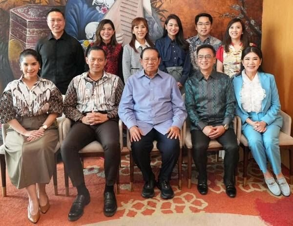 SBY, AHY, Merry Riana dan Hermanto Tanoko Rayakan Imlek dan Isra Mi’raj Bersama
