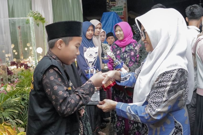 Wali Kota menutup MTQN ke-57 Tingkat Kecamatan Siantar Barat Tahun 2025