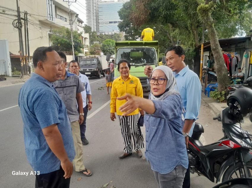 Keluhan Saat Reses, Modesta Marpaung SKM S keb Bd Fasilitasi Pemangkasan Pohon di Gaharu