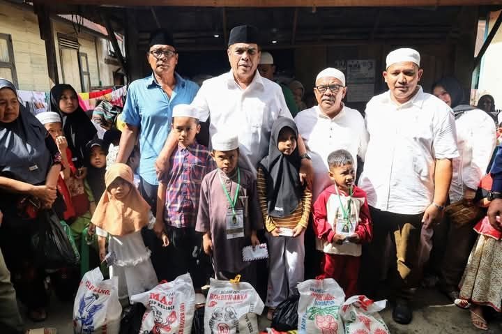Salurkan Bantuan Sembako dan Daging ke Yayasan Al-Barokah Madina,Ini Janji Bupati Sukhairi Nasution kepada Anak Yatim
