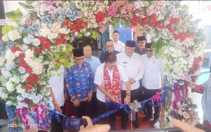 Menteri Kesehatan Republik Indonesia Budi Gunadi Sadikin Resmikan RSUD Kota Solok .
