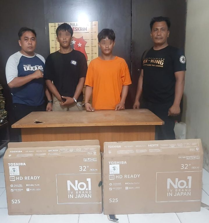 Reskrim Polsek Pulau Raja Amankan Pencuri TV Dalam Mobil Truk Kecelakaan