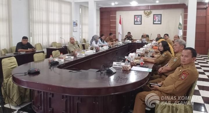 Asisten Bidang Perekonomian dan Pembangunan Melaksanakan Zoom Meeting Koordinasi Pengendalian Inflasi 2025
