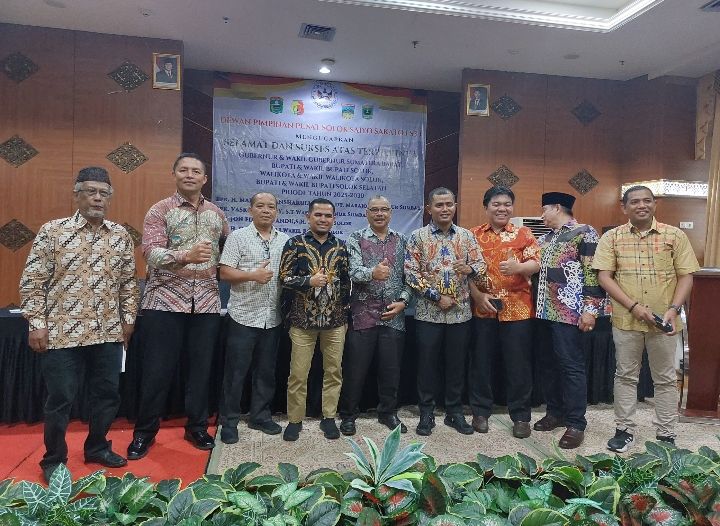 Gubernur Sumbar Bersama Kepala Daerah dan Wakil Kepala Daerah Terpilih Silaturahmi dengan Perantau S3.