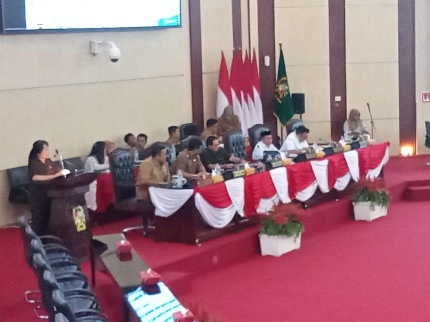 PDI-P. Soroti Ketersediaan Blanko KTP dan Hak Guru di Medan