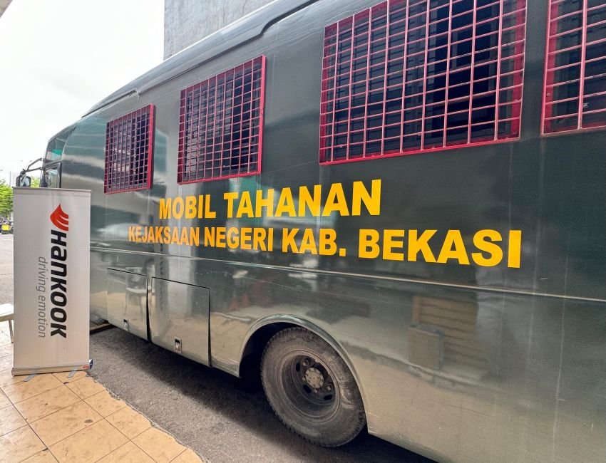Hankook Tire Berikan Donasi Ban untuk Dukung Operasional Kendaraan Layanan Publik di Kabupaten Bekas