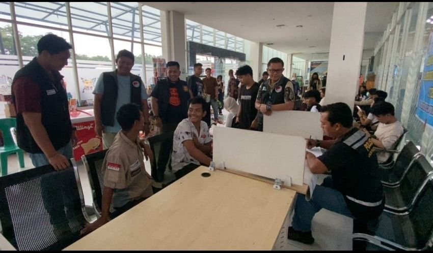 Polrestabes Medan Tes Urine Sopir dan Masinis Angkut Pemudik
