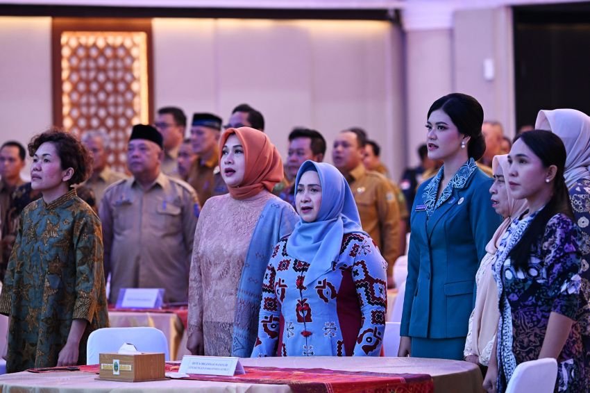 Tugas Pemerintah Melayani Masyarakat