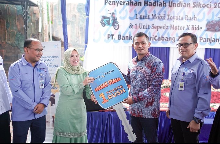 Bupati Solok Jon Firman Pandu Hadiri Penyerahan Hadiah Undian Tabungan Sikoci PT. Bank Nagari Cabang Alahan Panjang