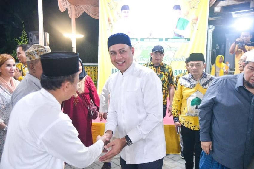 Ketua DPD Golkar Sumut Dr. H. Musa Rajekshah Lepas Tim Safari Ramadan DPD Golkar Kota Binjai