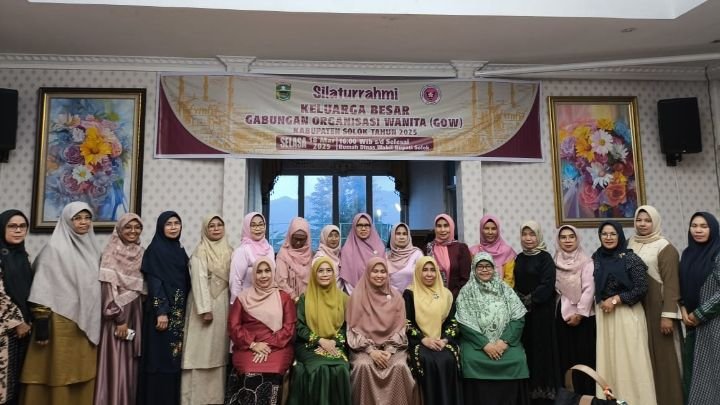 Ketua GOW Solok, Ny. Lian Octavia Candra  Silaturahim Dengan pengurus lama dan Organisasi Wanita Kabupaten Solok